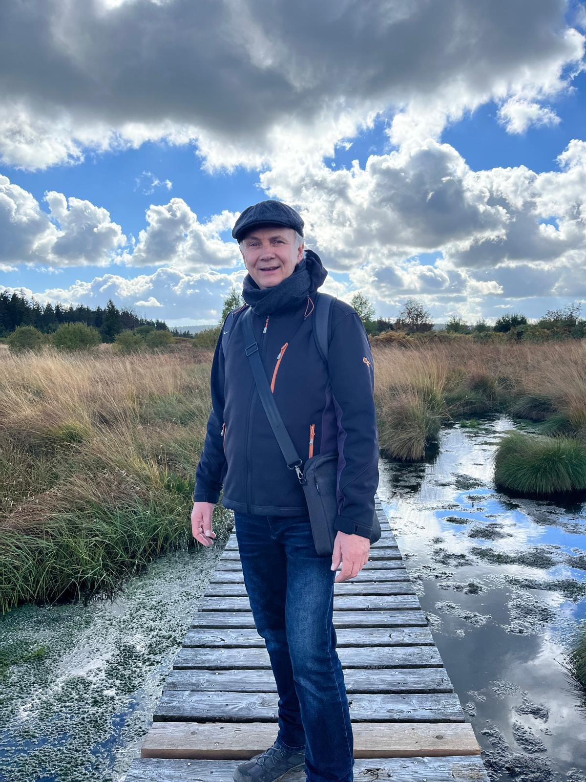 Authentischer Life Coach für ganzheitliches Coaching und persönliche Entwicklung in der Natur – Live Coaching für Karrierewechsel, Orientierung finden, Energiemangel und Erschöpfung überwinden